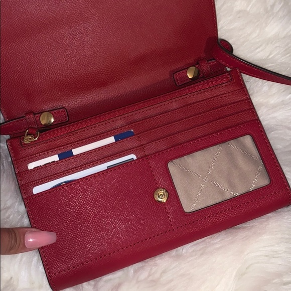 Red Michael Kors crossbody - Picture 2 of 4